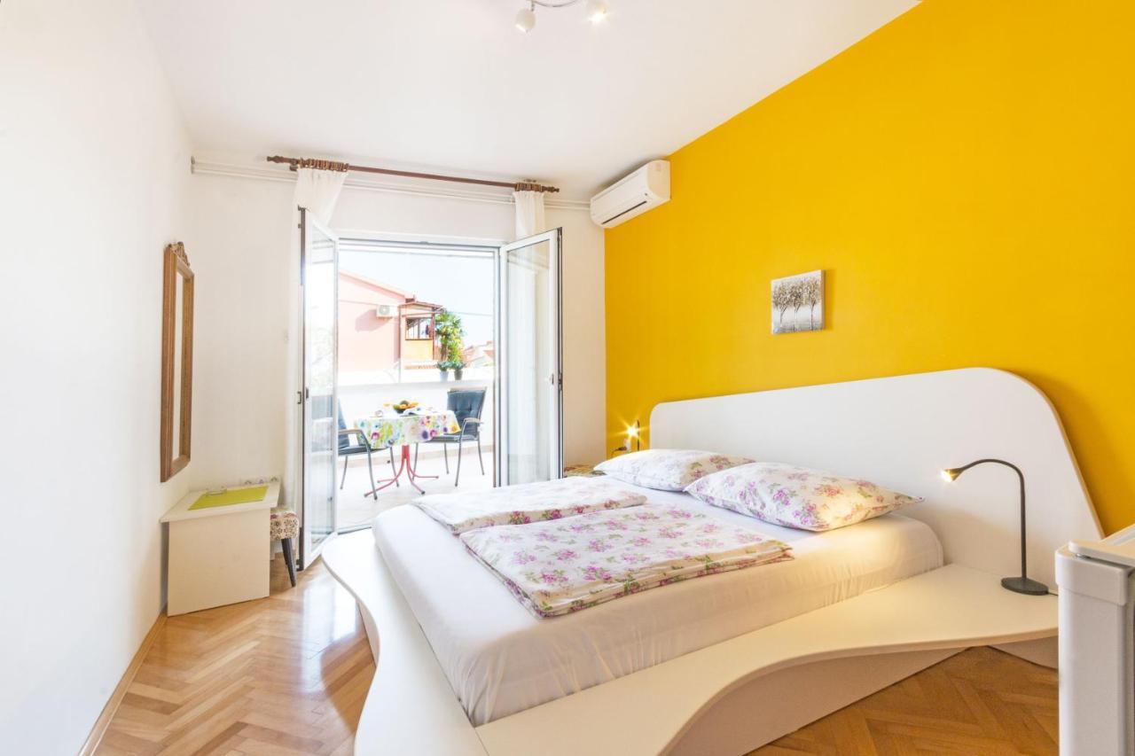 Guest House Marica Ровин Екстериор снимка