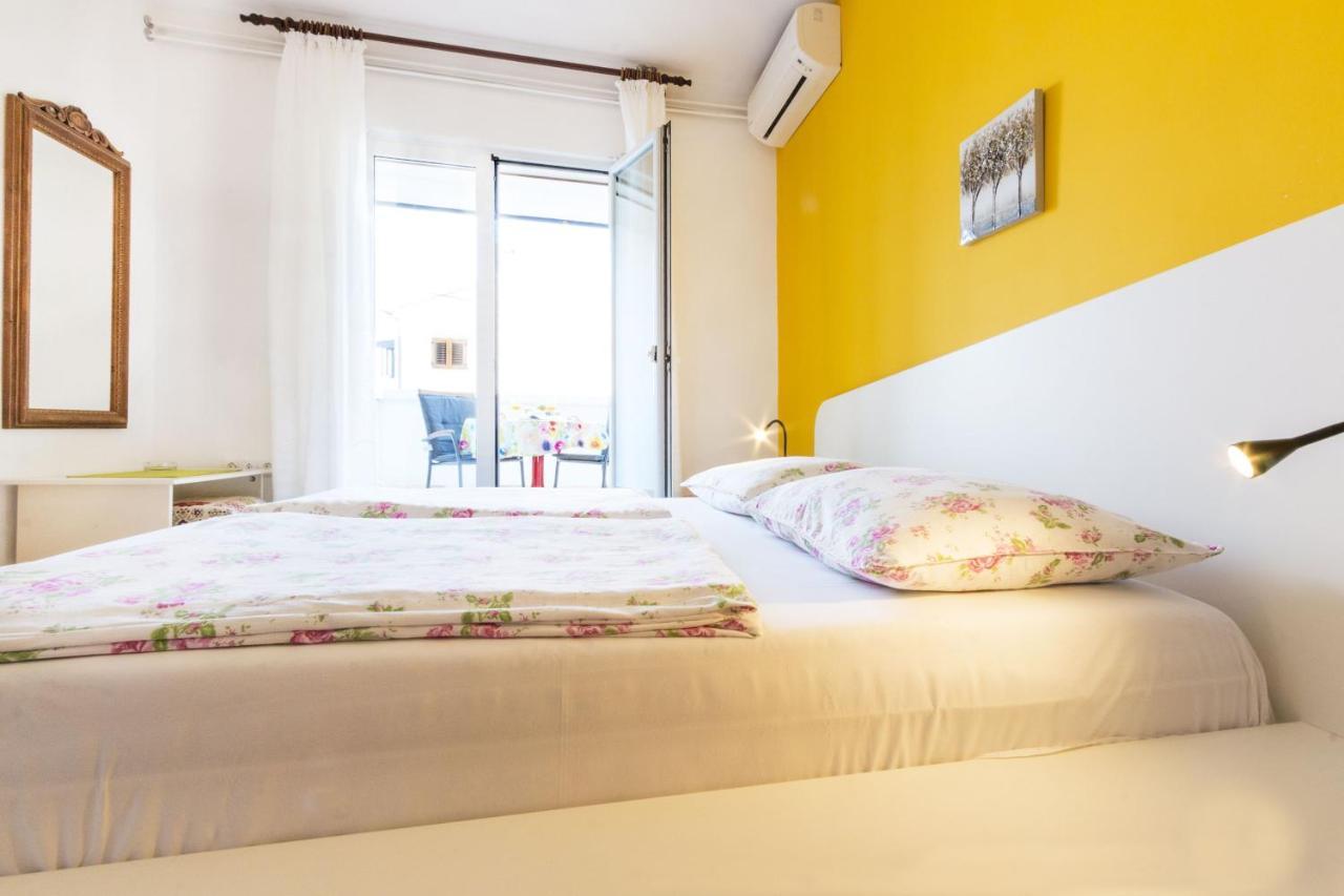 Guest House Marica Ровин Екстериор снимка