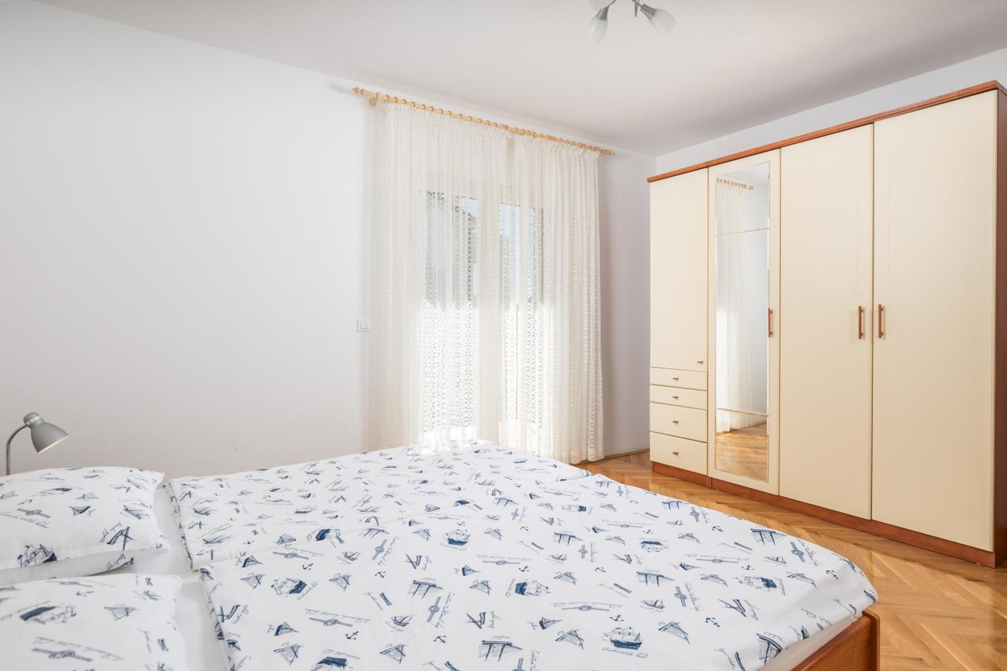 Guest House Marica Ровин Екстериор снимка